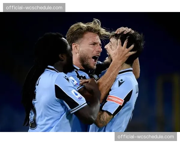 争议：拉齐奥进球因越位毫米级被判无效，球员围堵裁判讨要说法