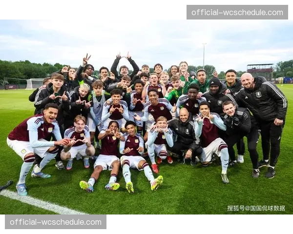 消息：英超提议扩大替补席名单至12人，以应对密集赛程，遭部分中小球队反对